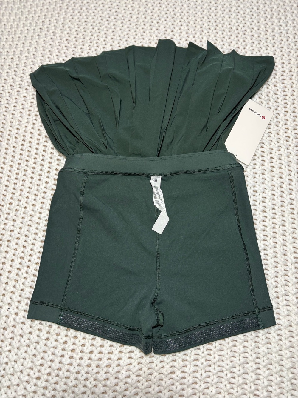NWT lululemon legacy green high rise pleated tennis skirt size 8 - Picture 11 of 12